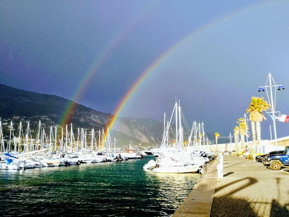 Menton 2 Pieces Climatise A Cote De La Plage Rue Palmaro Exterior photo